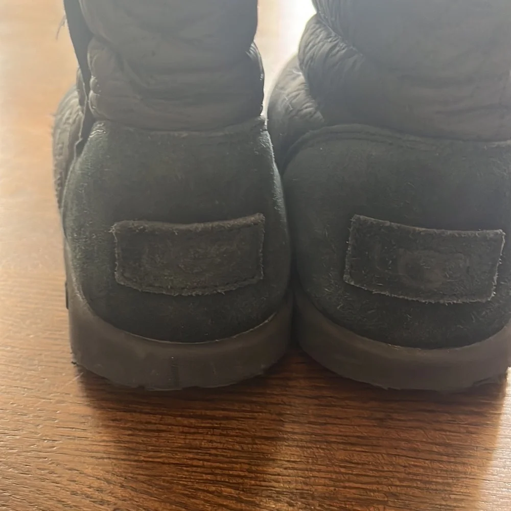 UGG Kids Puffy Quilted Houndstooth Black Girls Boots size 5
